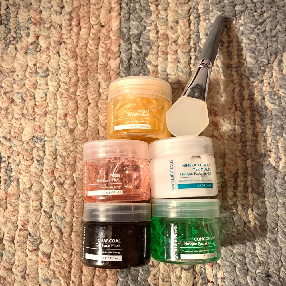 Face mask set with brush